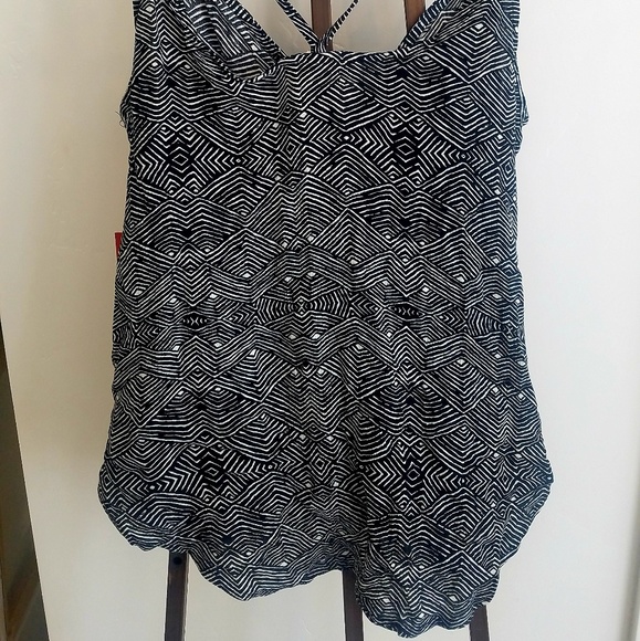 Patterned Top - Picture 4 of 5